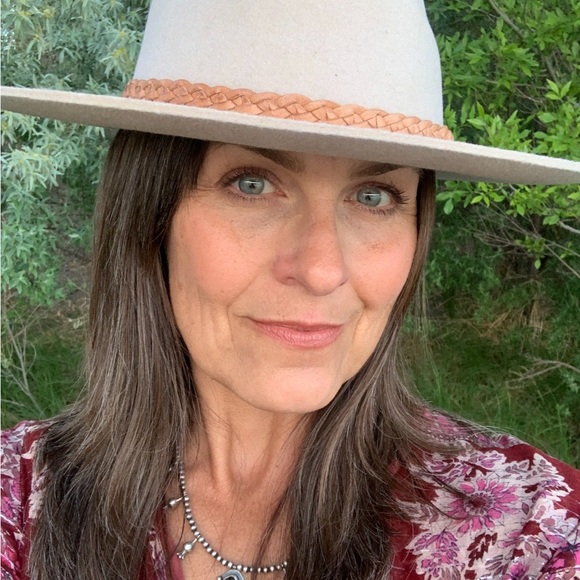 Meet your Posher, Chela - Picture 1 of 1